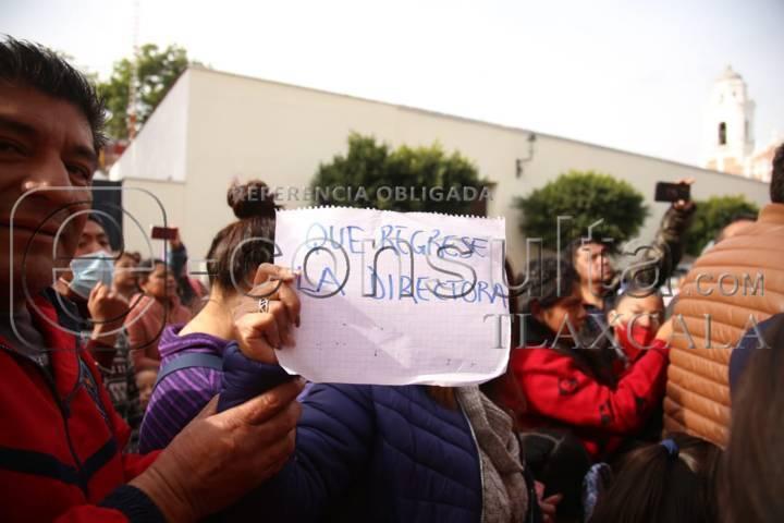 Se Manifiestan Padres De Familia A Las Afueras De La Primaria Educación Y Patria E Tlaxcalamx 5421