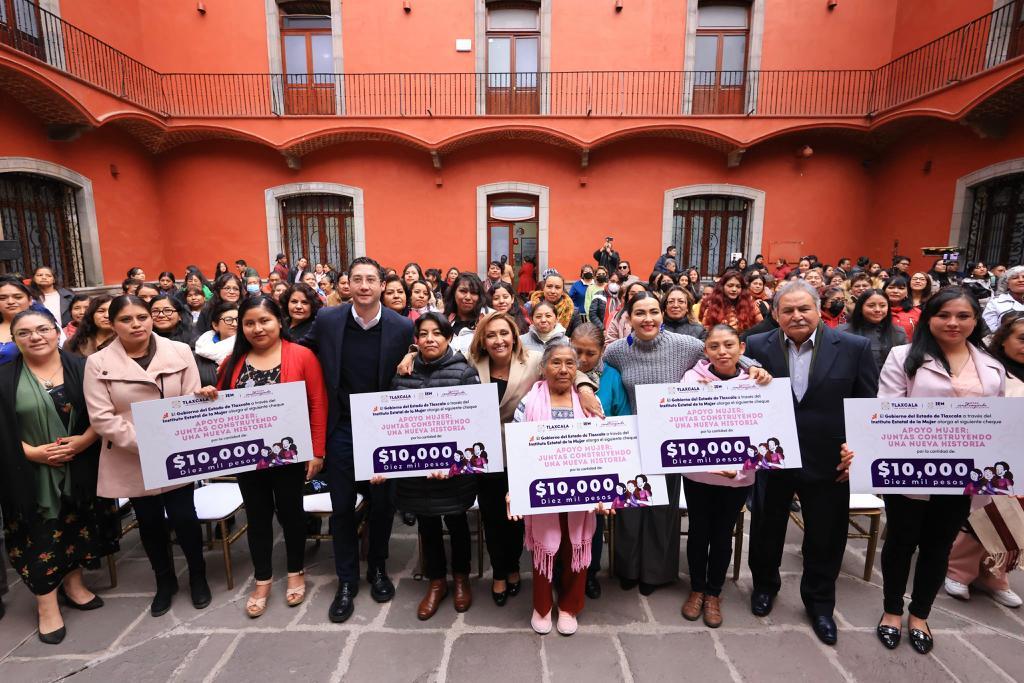 Entregó Gobernadora 500 apoyos económicos del programa "Mujeres juntas